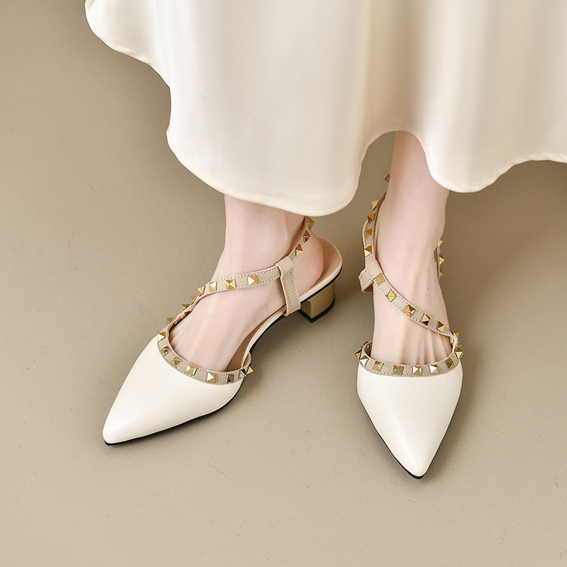 Sandalias brillantes con corre - Metallic Heel Sandal reseña y precio