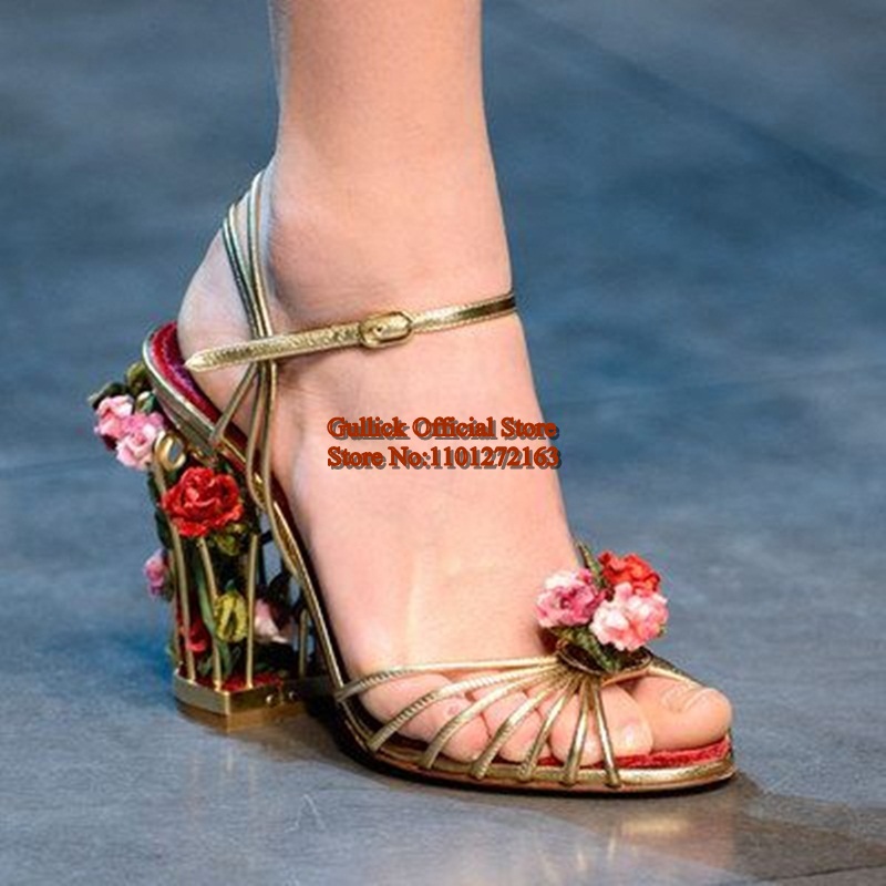 Sandalias de lujo con forma de - Metallic Heel Sandal reseña y precio
